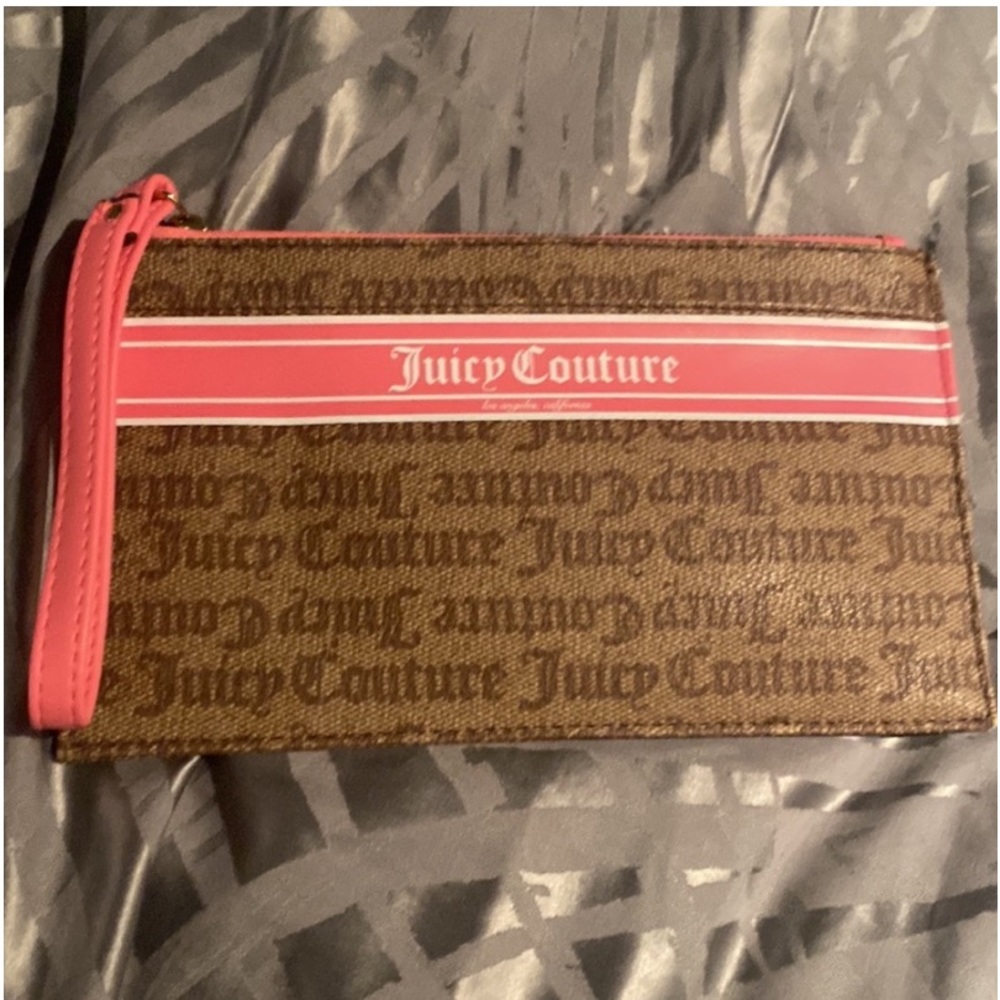 NWT Juicy Couture Wristlet.